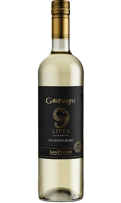 Gato-Negro-Sauvignon-Blanc-9-Lives-web-no-background-680x1140.png